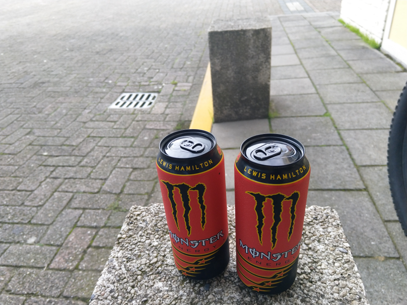 lookit dat.... hammy flavoured monster.... tasted like bubblegum.. it was vile.... rossi flavoured is better